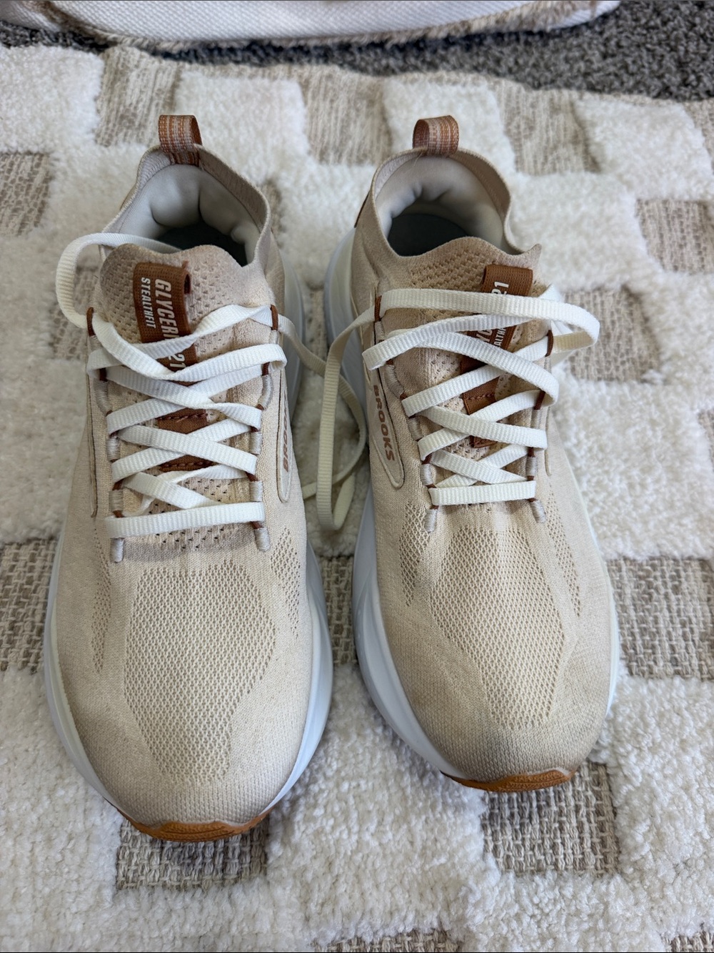 Brooks Women’s Glycerin Running Sneakers — Light Tan with Brown Accents - Picture 2 of 8